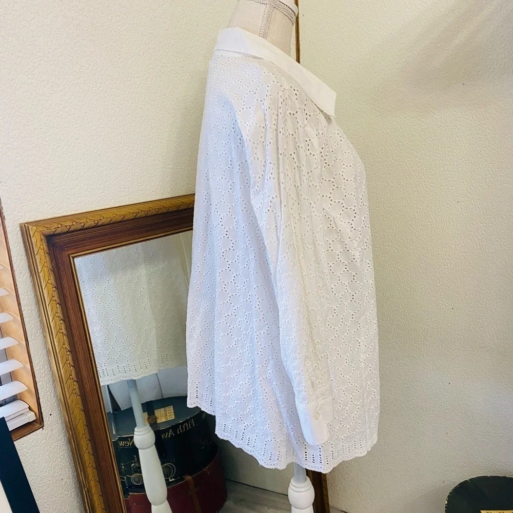 Gianni Woman white cotton eyelet blouse, Sz. 22